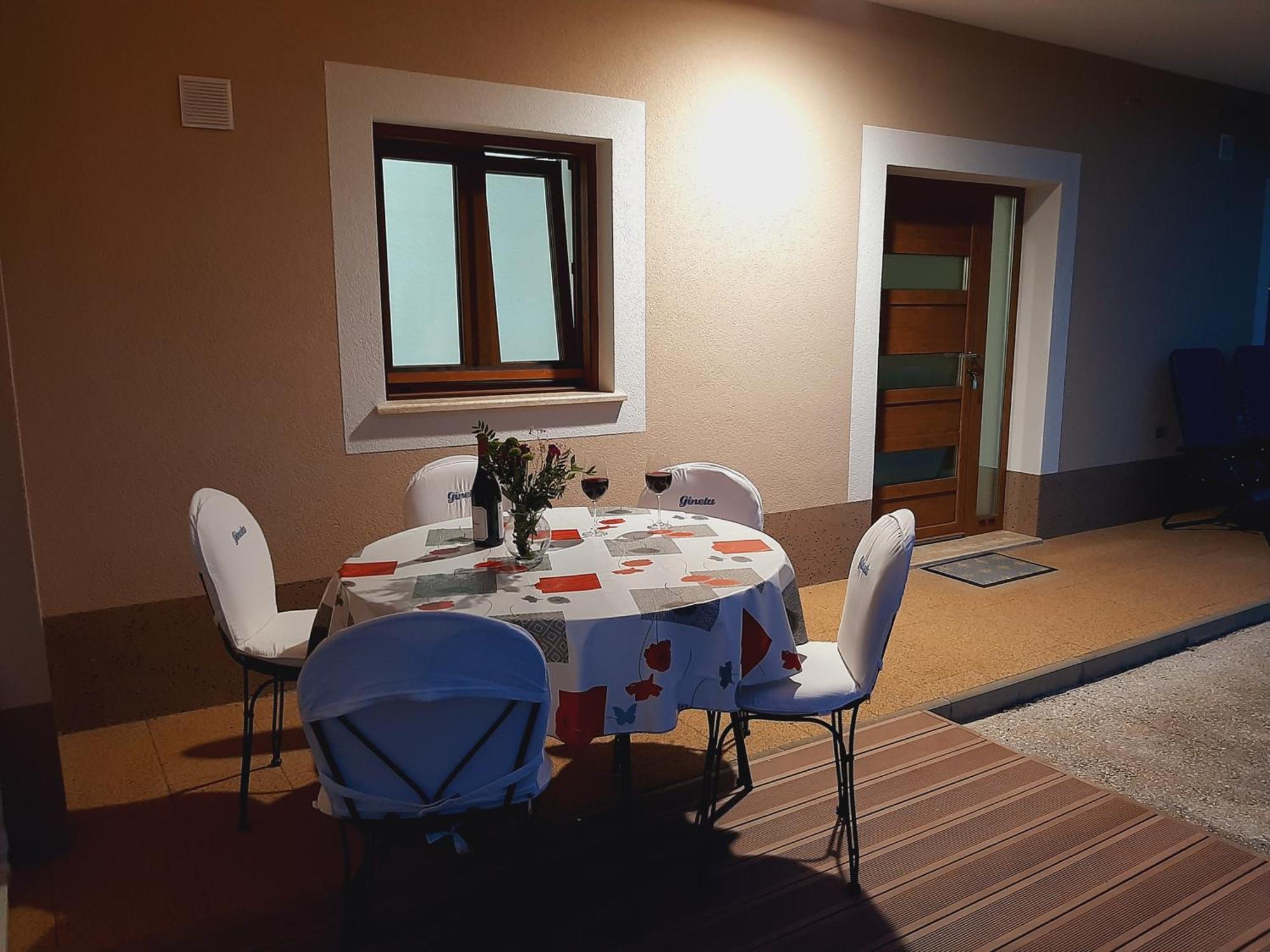 Apartman Nona โมโตวุน ภายนอก รูปภาพ